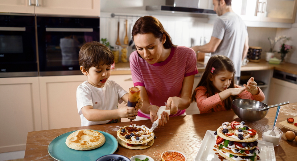 get helping in a kitchen